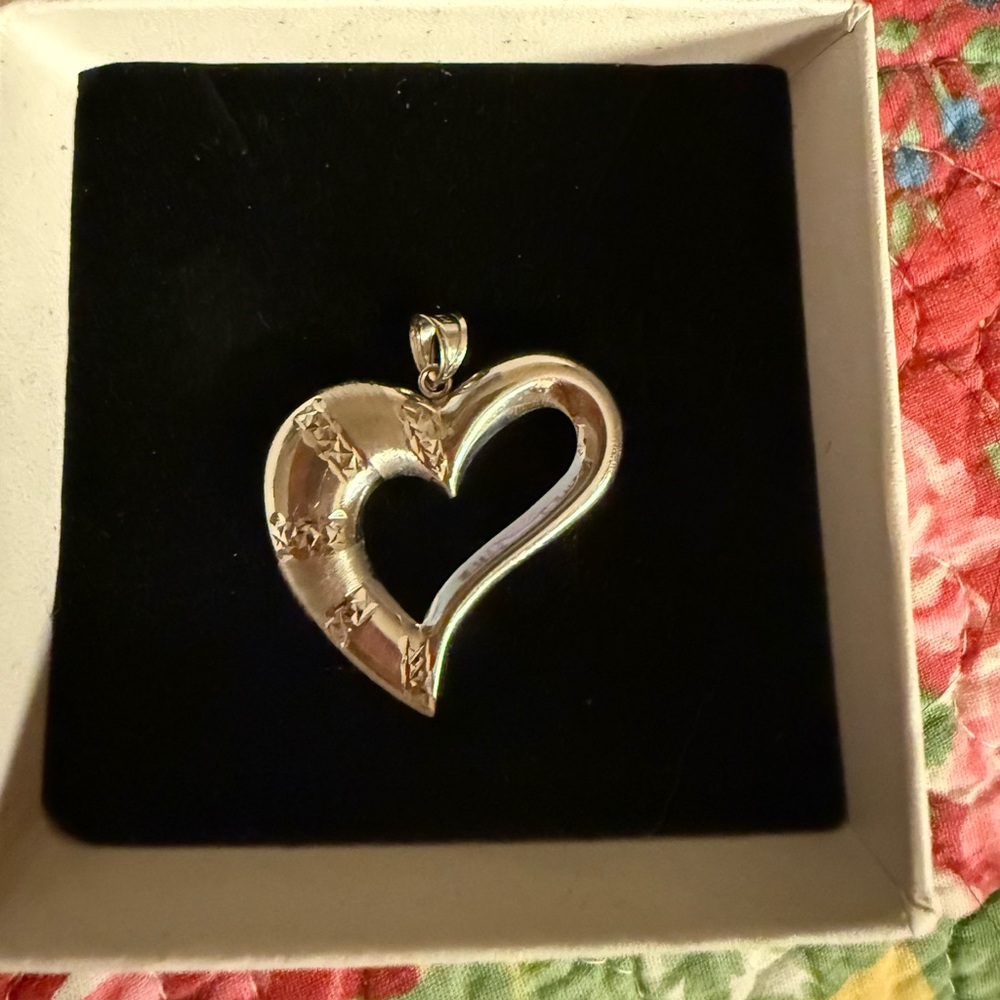 18K Real Dubai/Saudi White Gold Heart Pendant